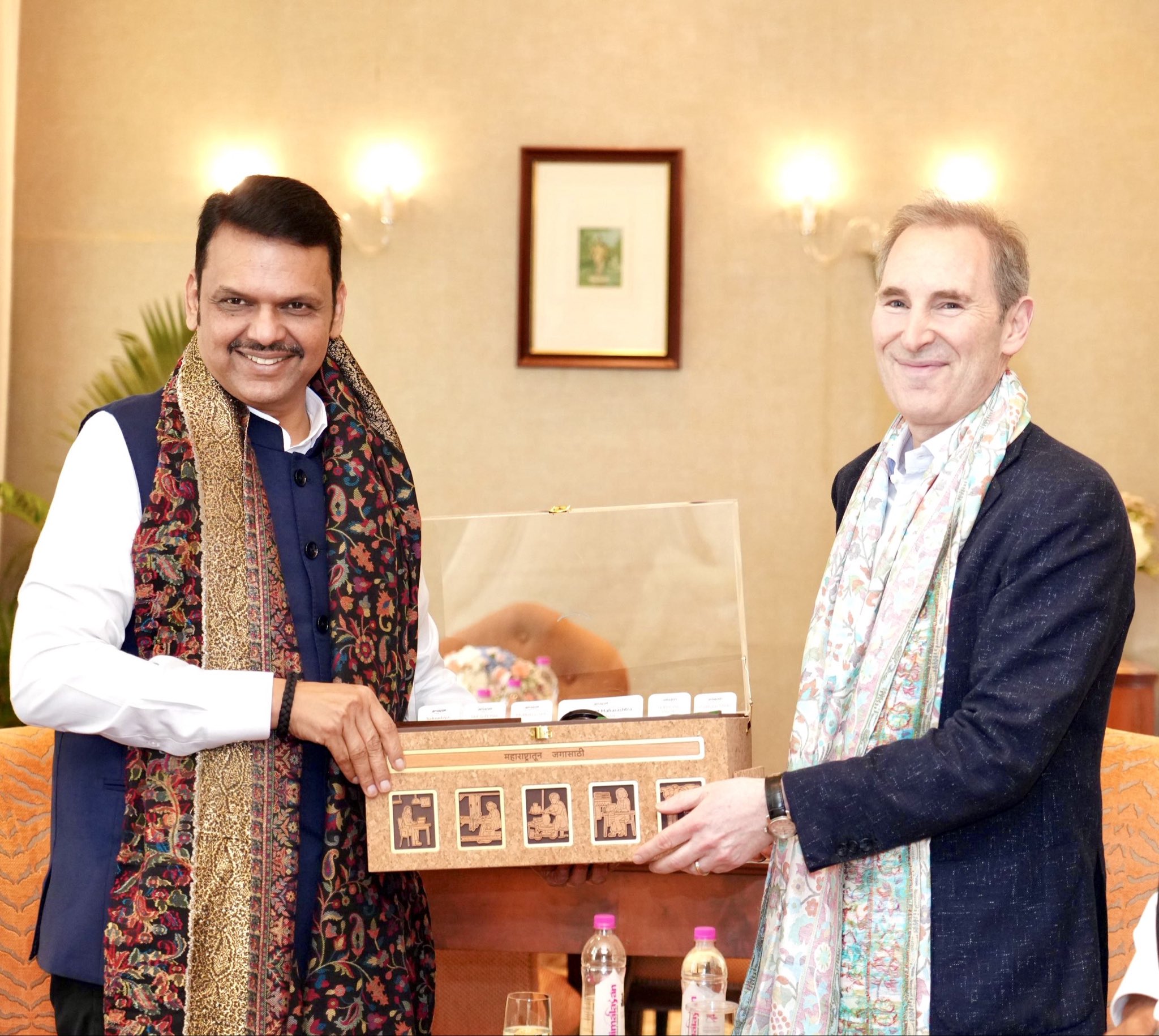 डेटा सेंटर आणि 'एआय'साठी ॲमेझॉनला 'रेड कार्पेट'...   सीईओ अँड्र्यू जेसी आणि मुख्यमंत्र्यांमध्ये उच्चस्तरीय बैठक...