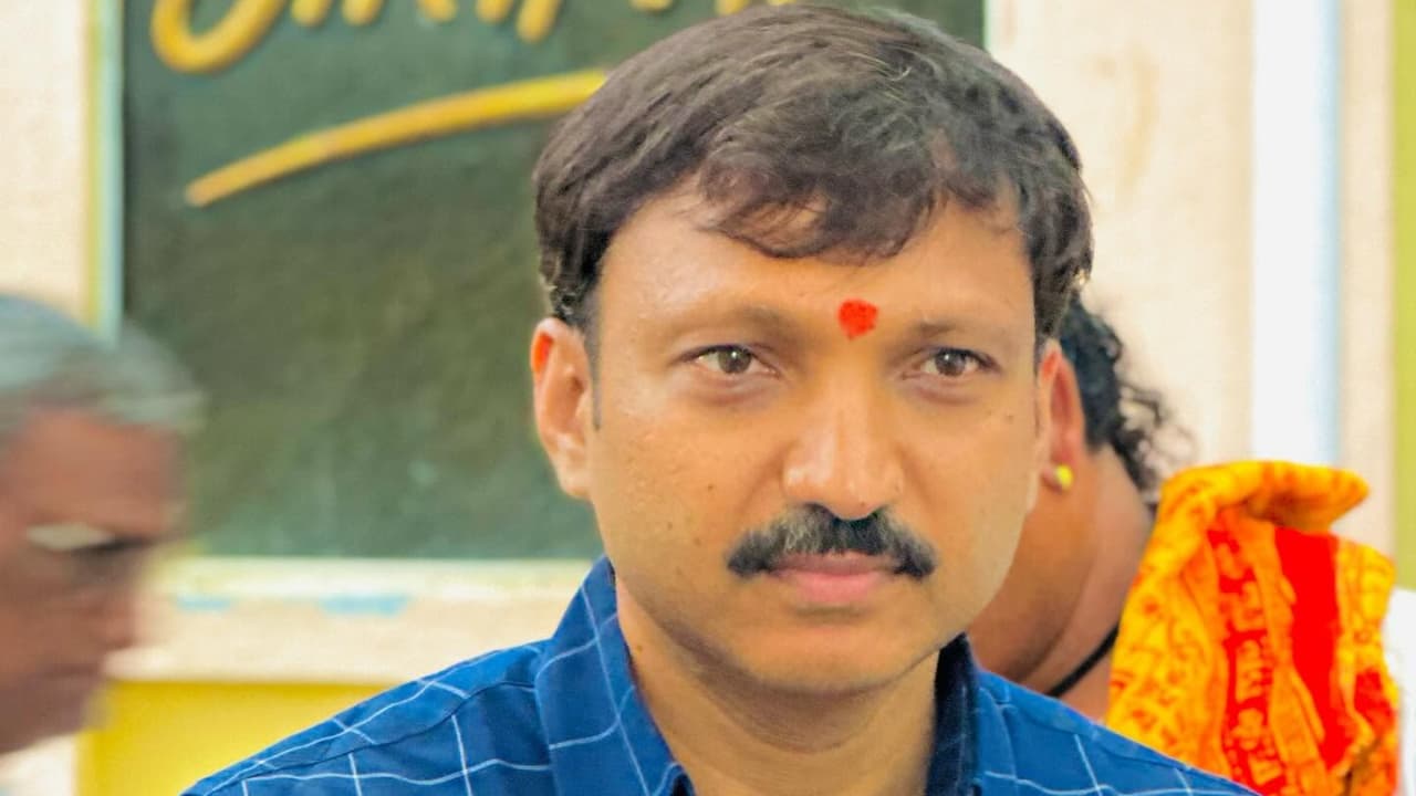पवनराजे खटल्याच्या निकालानंतर राजकीय भूकंप?   ओमराजे निंबाळकरांच्या विधानामुळे ५ खासदारांची धाकधूक वाढली...