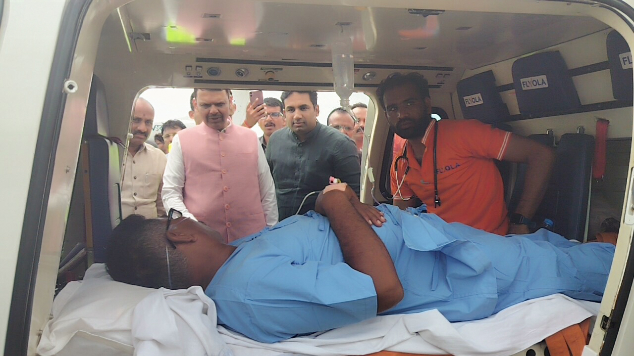 आषाढी वारीत इतिहासाची नोंद...   भाविकाचे प्राण वाचवण्यासाठी धावली चक्क एअर ॲम्ब्युलन्स...