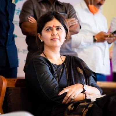पंकजा मुंडे महाराष्ट्राच्या पहिल्या महिला मुख्यमंत्री?  भाजप सोडणार?