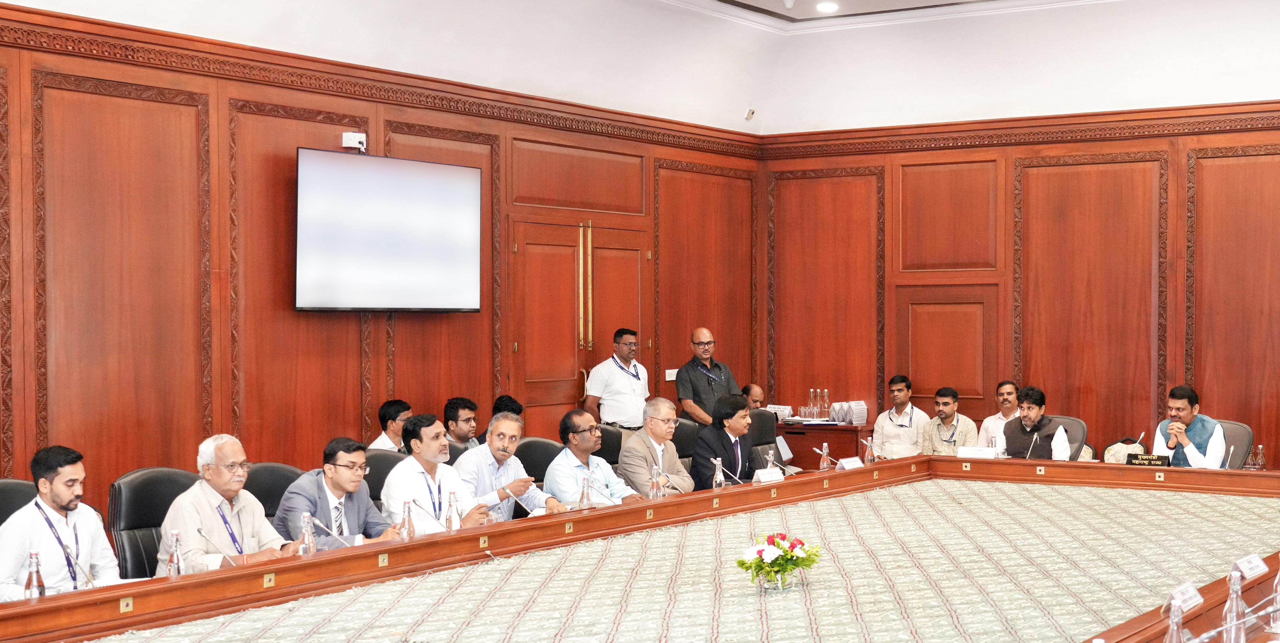 महाराष्ट्रातील या ६५ मोठ्या प्रकल्पांना मुख्यमंत्री फडणवीस यांची मंजुरी...