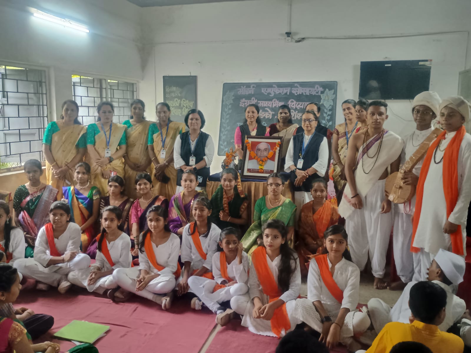 विद्यार्थ्यांनी साकारल्या संत व कवींच्या भूमिका...  सिडकोच्या मॉडर्न शाळेत रंगला हा अनोखा सोहळा...