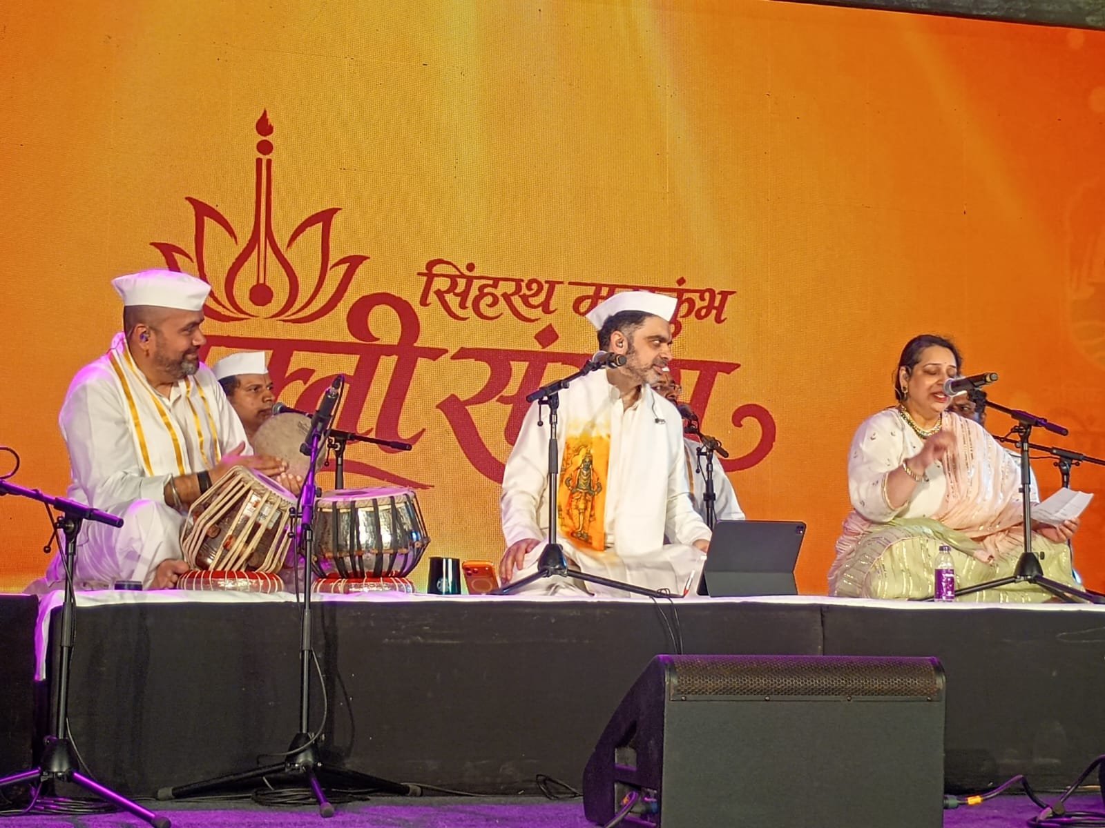 ‘गजर’पासून ‘कानडा राजा’पर्यंत... ‘कुंभ भक्ती संगम’मध्ये अशी रंगली राहुल देशपांडे यांची ‘अभंगवारी’...