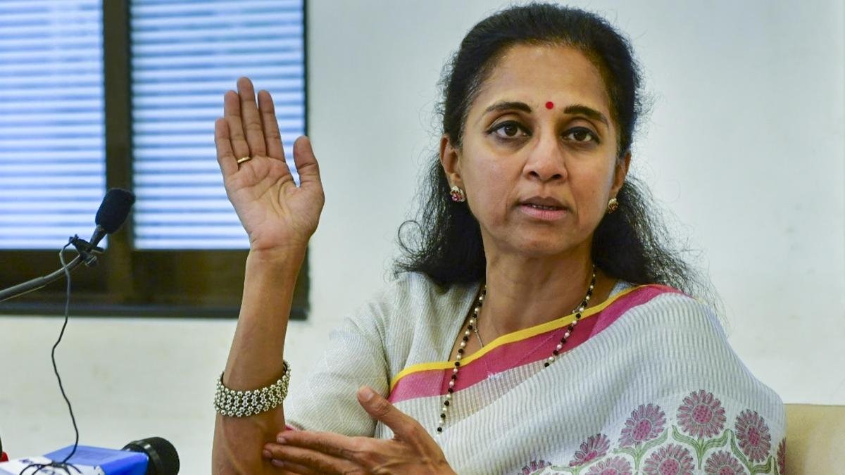 शरद पवारांचं नेमकं चाललंय काय? खासदार सुप्रिया सुळे ८ खासदारांसह पंतप्रधान मोदींना भेटणार...