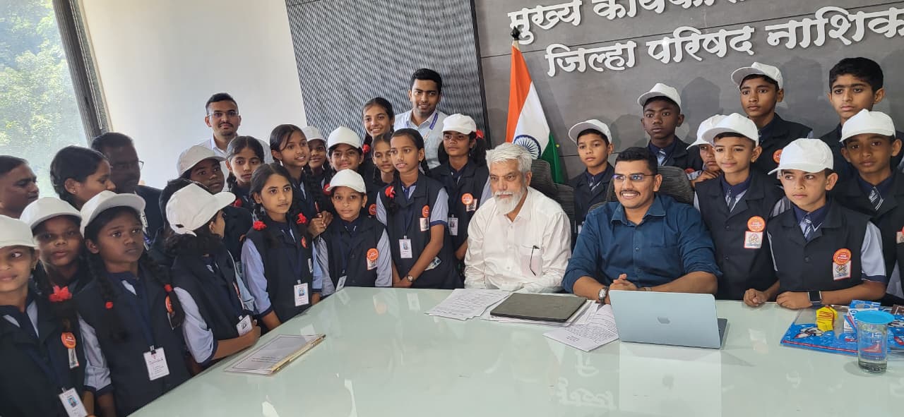 डोंगरगावच्या विद्यार्थ्यांनी थेट फ्रेंच भाषेतून मांडला सहलीचा अनुभव...  शिक्षणमंत्री भुसे सुद्धा झाले चकित...